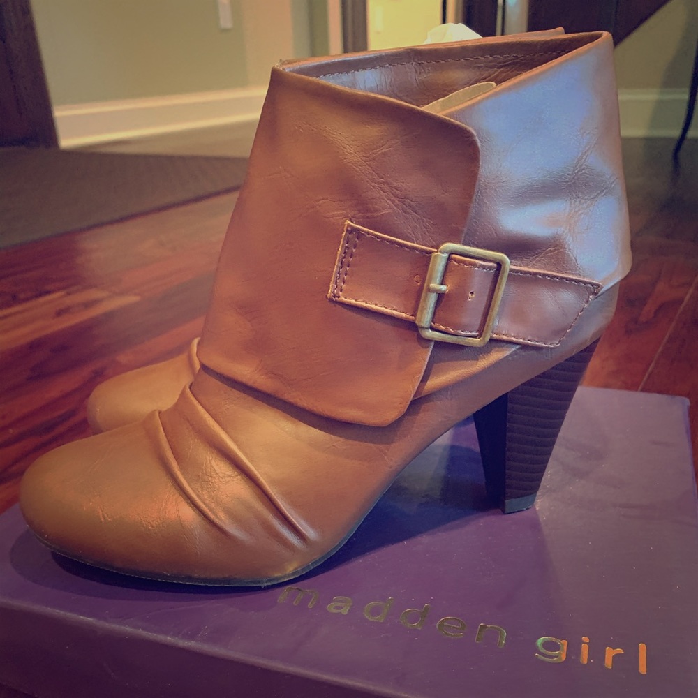 Madden Girl Brown ankle boots